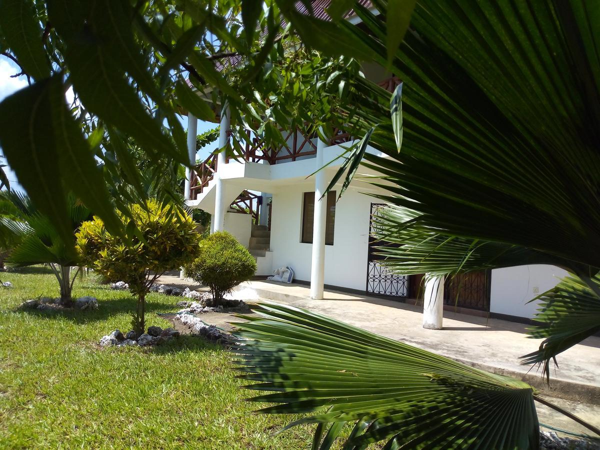 Sea Breeze Villas Kenya Diani Beach Kültér fotó